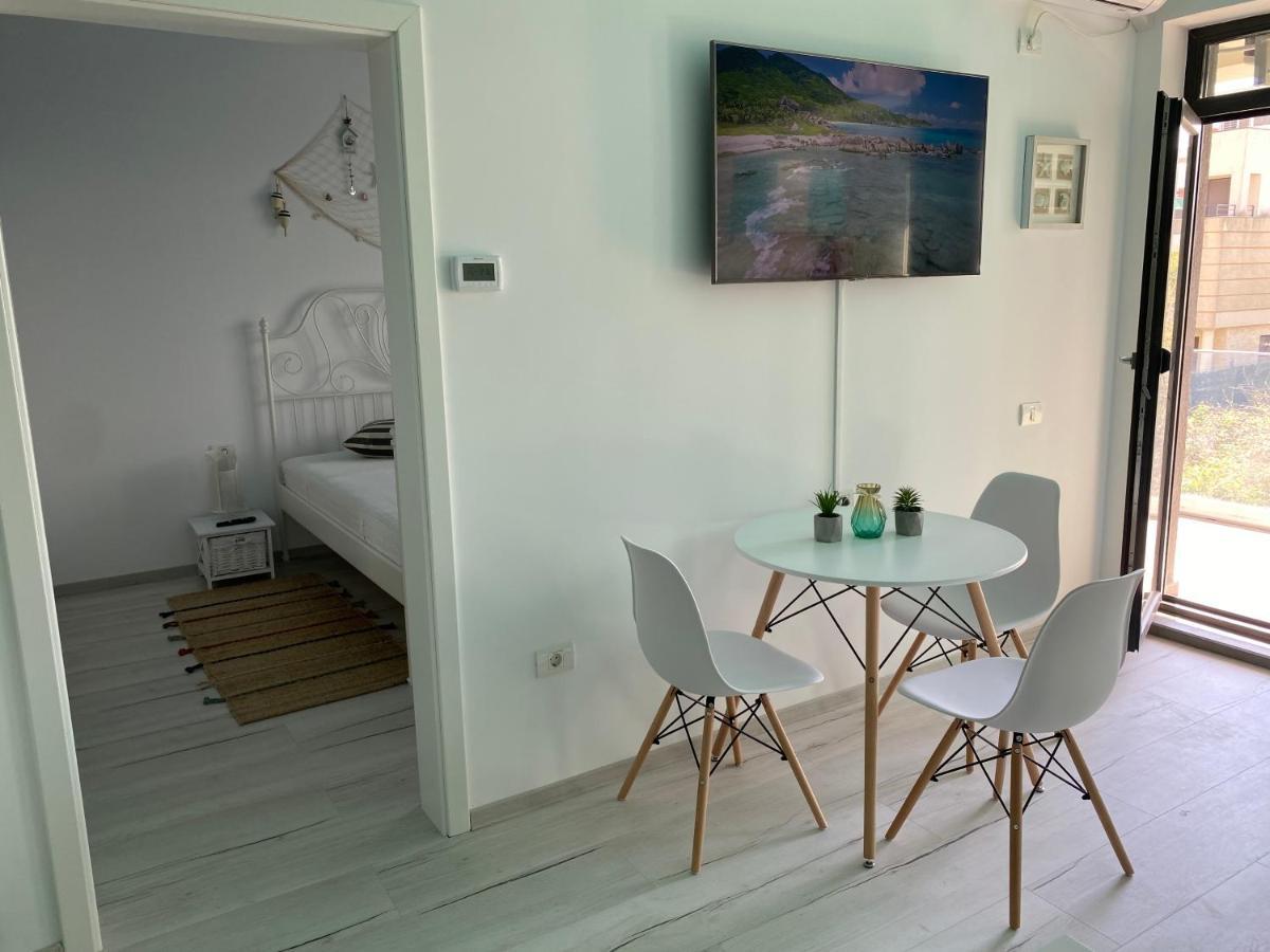 Ela'S Apartment Navodari Luaran gambar